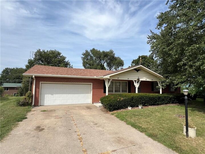 Property Photo: 601 W Elk Street MO 64485