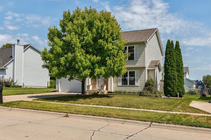 Property Photo: 1605 NE Cortina Drive IA 50021