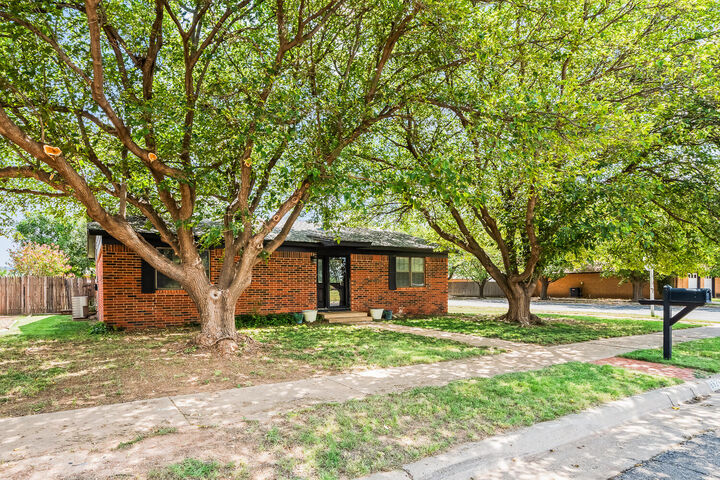 Property Photo:  8821 Flint Avenue  TX 79423 