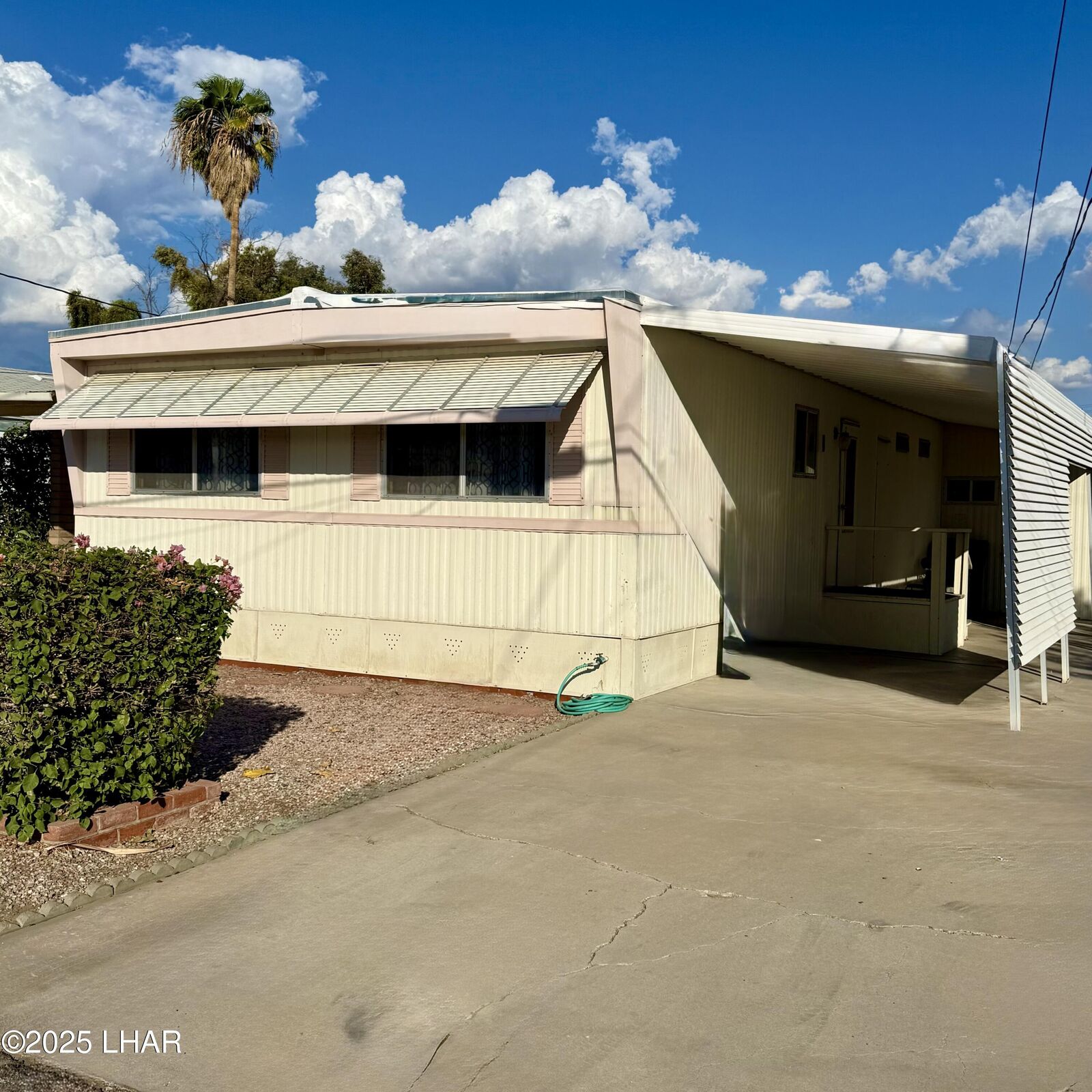 Property Photo: 219 N Moonlight Dr AZ 85344