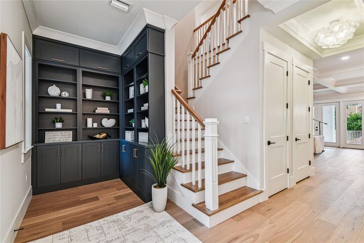 Property Photo: 211 S Renellie Drive FL 33609