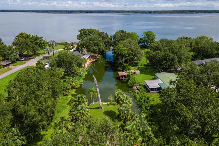 Property Photo: 1412 Cr 448A FL 33538