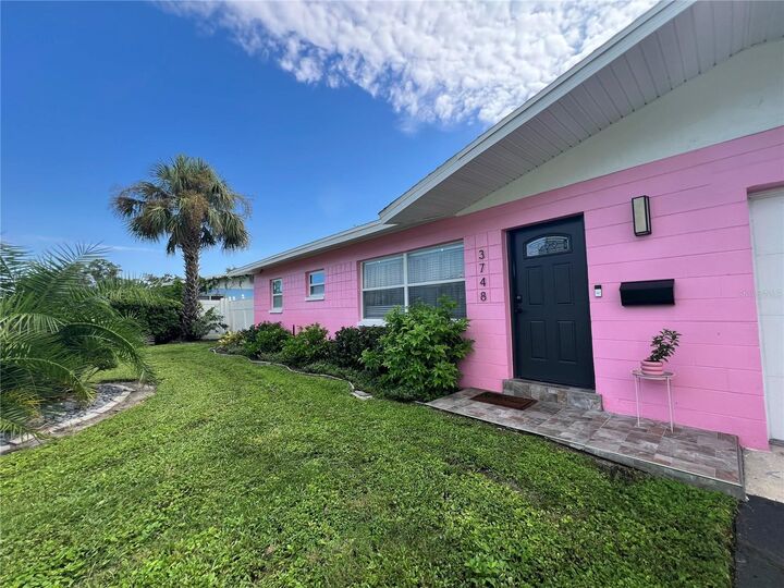 Property Photo:  3748 Manatee Drive SE  FL 33705 
