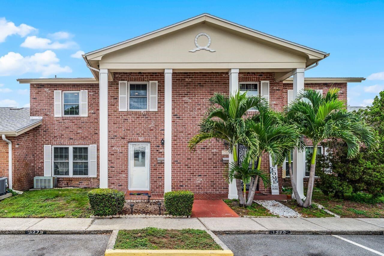 Property Photo:  1270 Village Way  FL 32807 