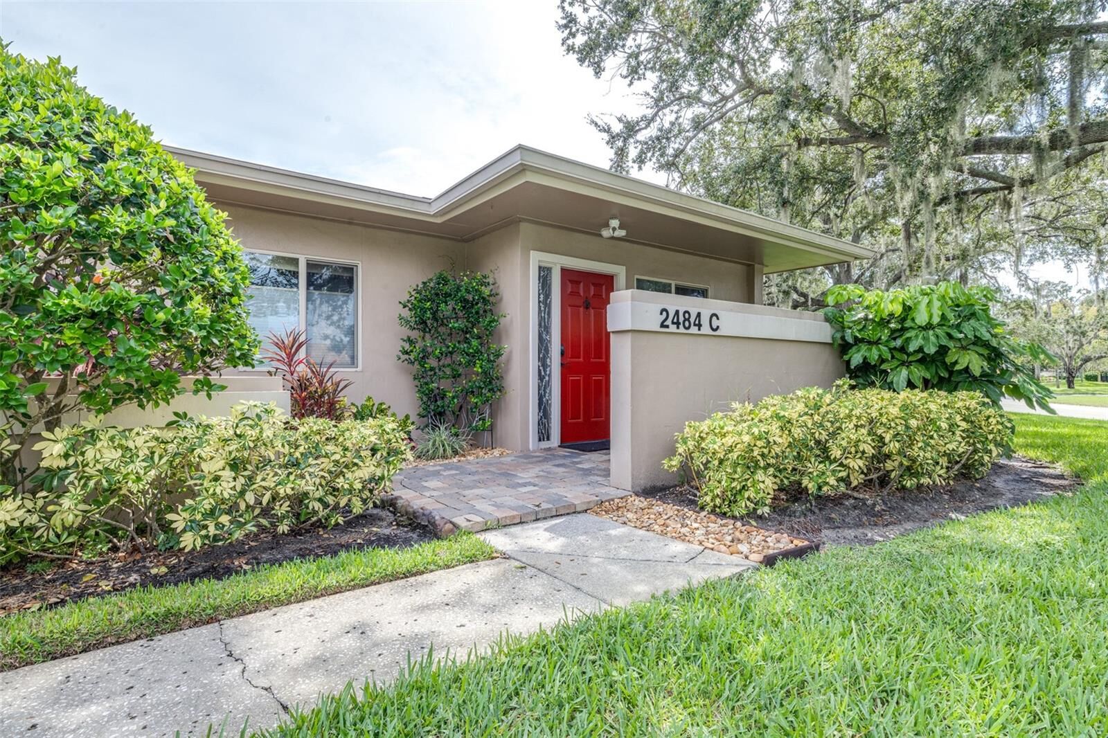 Property Photo: 2484 Laurelwood Drive C FL 33763