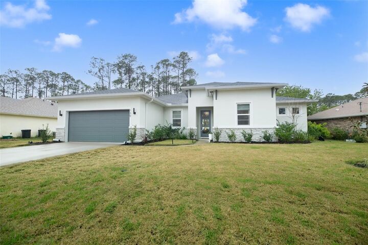 Property Photo: 139 Belleaire Drive FL 32137