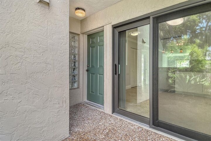 Property Photo:  5260 Gulf Of Mexico Drive 401  FL 34228 