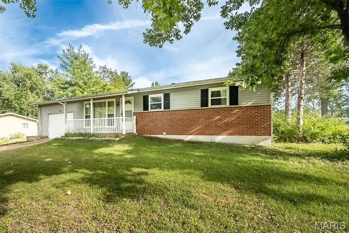 Property Photo: 3026 Nettie Drive MO 63129
