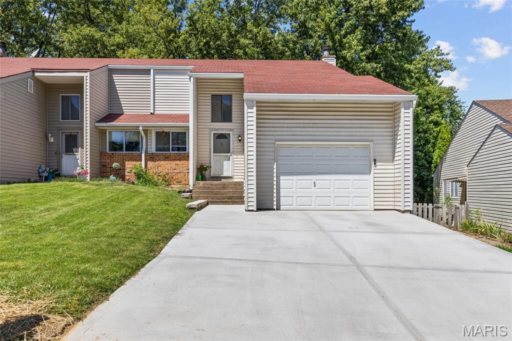 Property Photo: 60 Lost Dutchman Drive B MO 63376