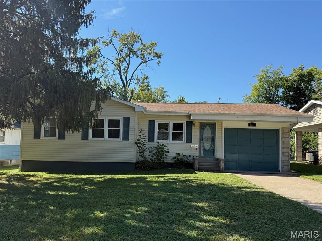 Property Photo: 1211 College Street MO 63703