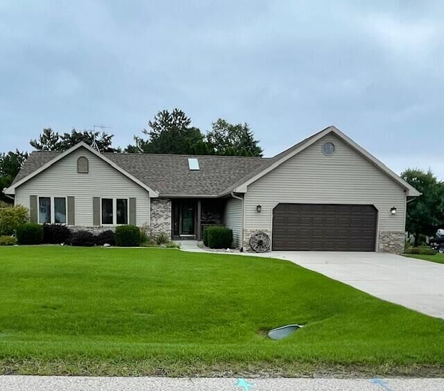 Property Photo:  N6235 Woodland Meadows Dr  WI 53083 