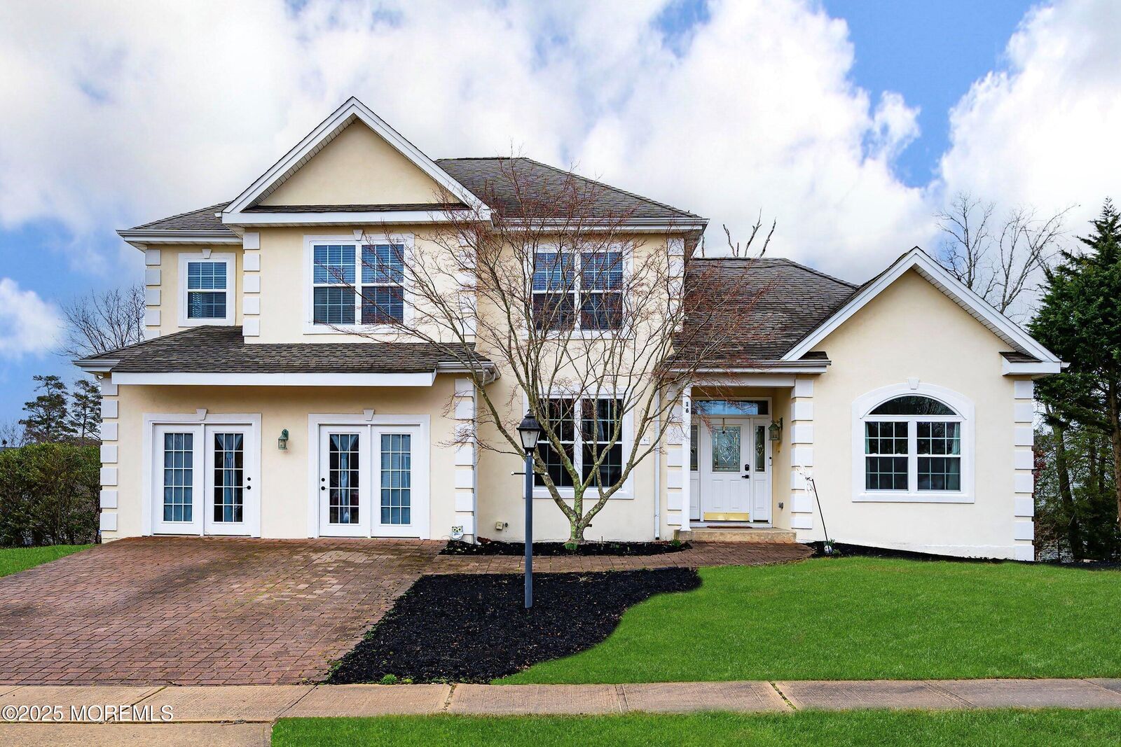 Property Photo: 16 Alexandra Way NJ 08087
