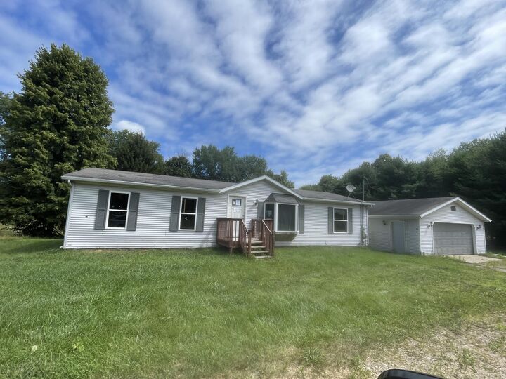 Property Photo: 9685 Spartan Lane Lane MI 49284