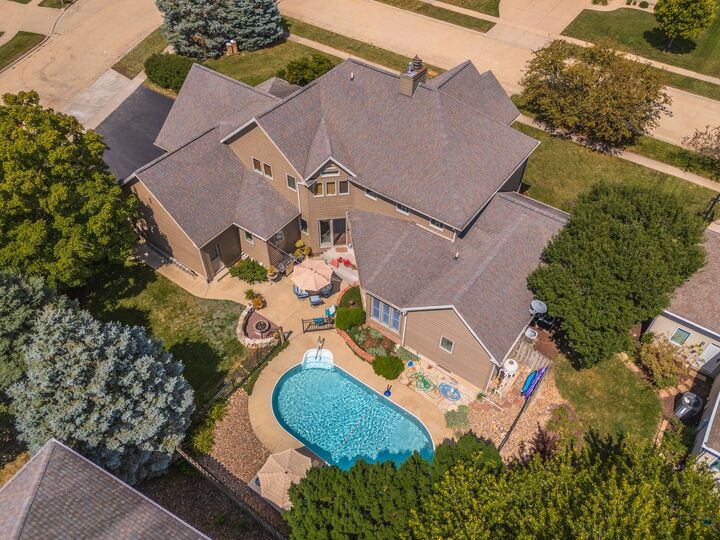 Property Photo: 31 Hodgehaven Circle IL 61704