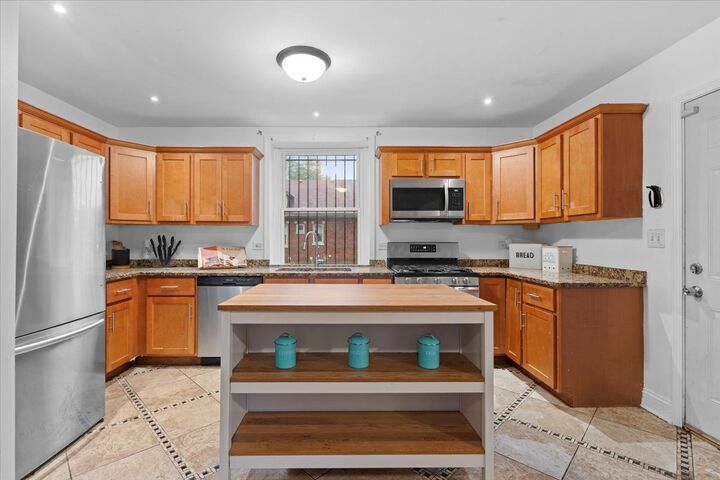 Property Photo:  7711 S Throop Street  IL 60620 