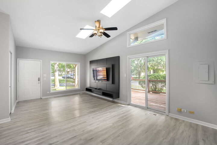 Property Photo: 1817 Appaloosa Drive IL 60565