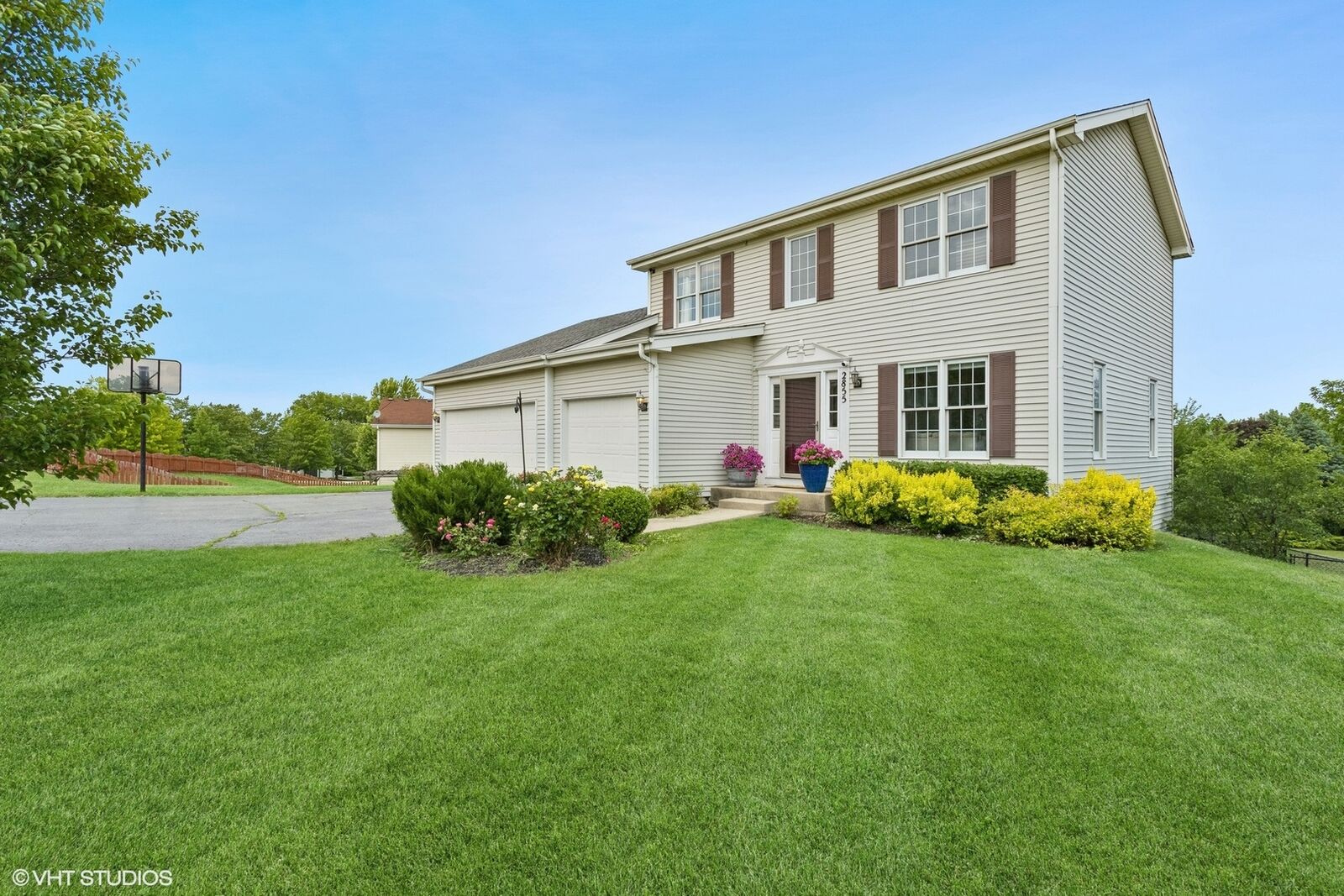 Property Photo: 2855 Weld Road IL 60124