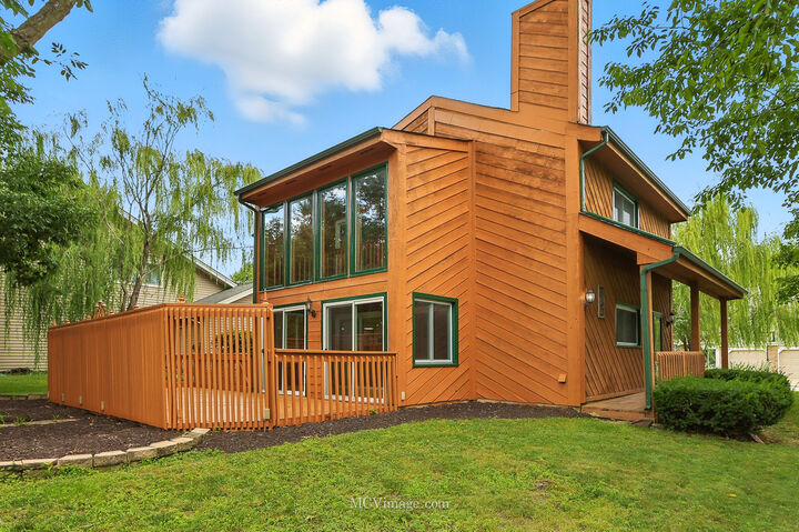 Property Photo: 2101 Babst Court IL 60532