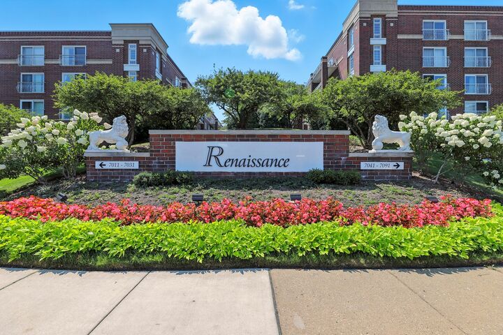 Property Photo: 7011 W Touhy Avenue 506 IL 60714