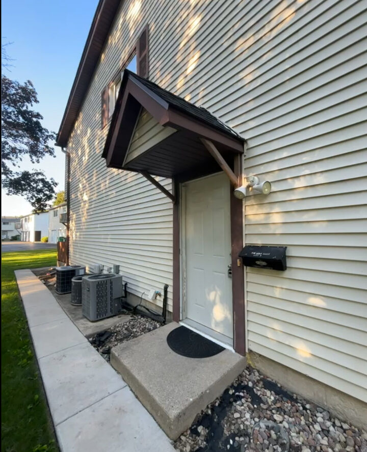 Property Photo:  821 Gael Drive D  IL 60435 