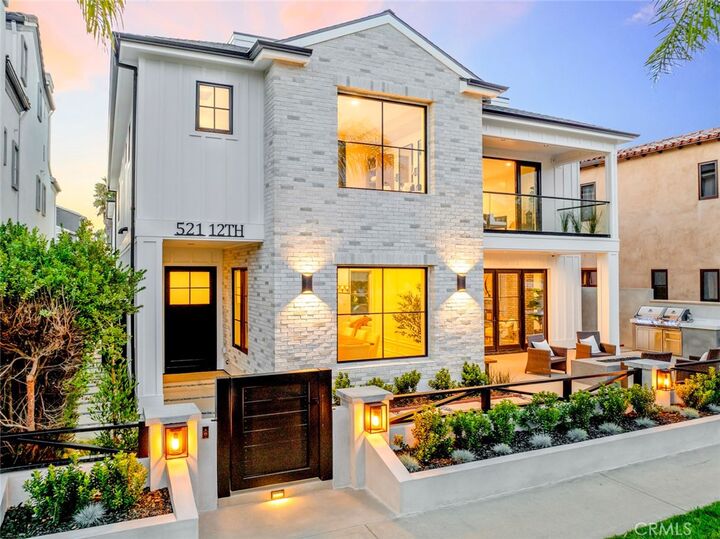 Property Photo: 521 12th Street CA 92648