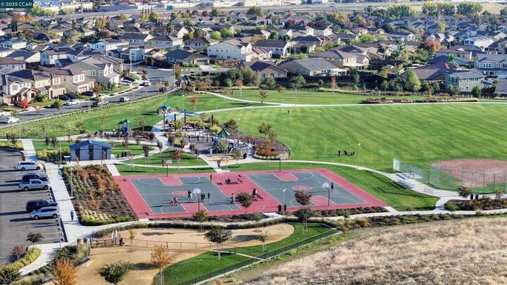 Property Photo:  5541 Promontory Way  CA 94531 