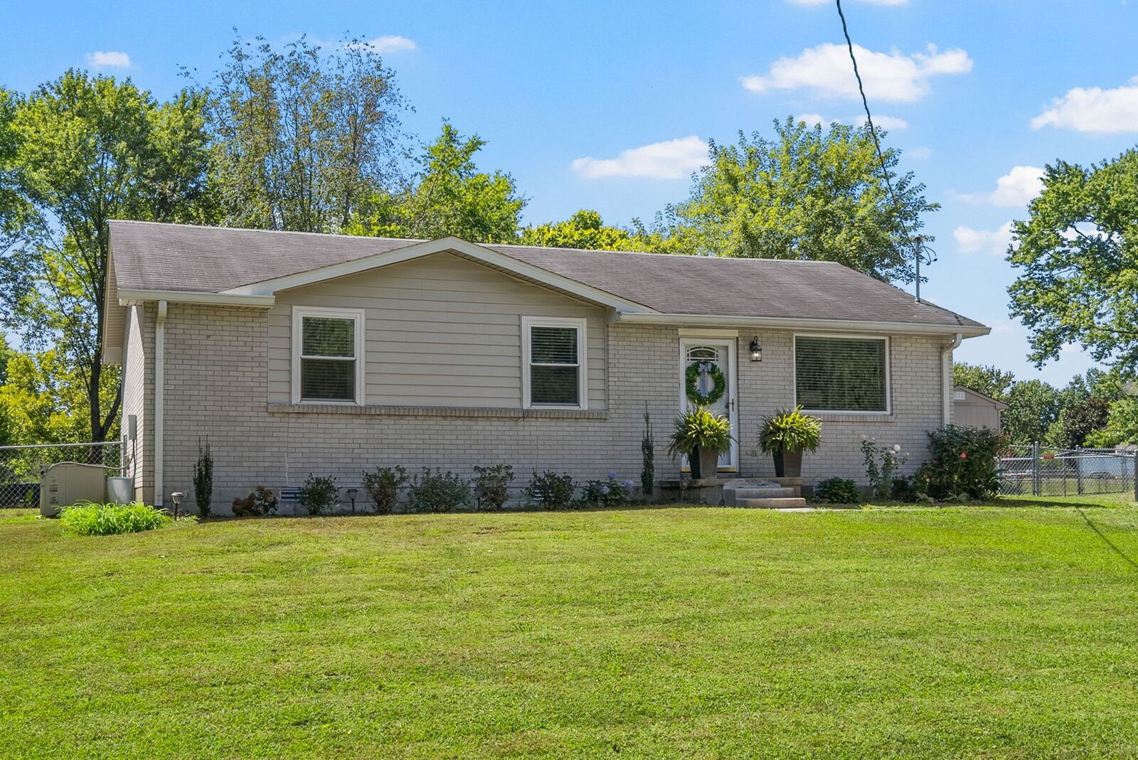 Property Photo:  612 Wilkinson Ln  TN 37188 