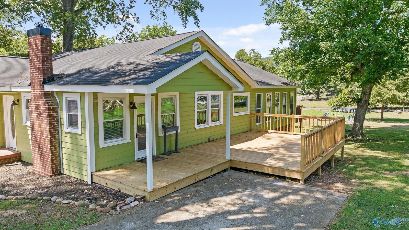 Property Photo:  316 Hodges Street  AL 35768 