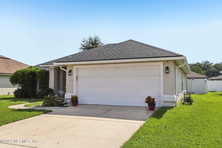 Property Photo:  6511 Crimson Leaf Lane  FL 32244 