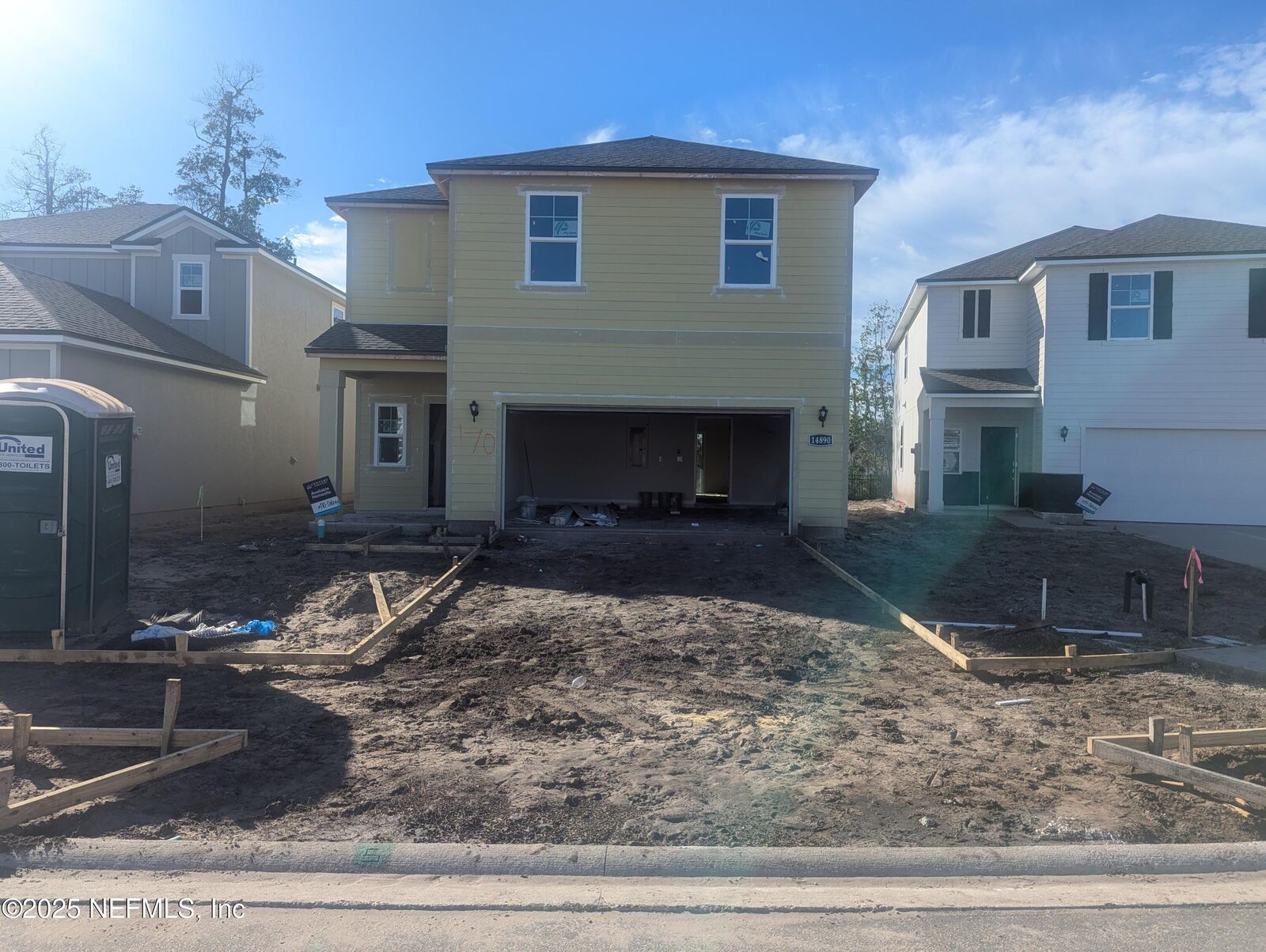 Property Photo: 14890 Macadamia Lane FL 32218