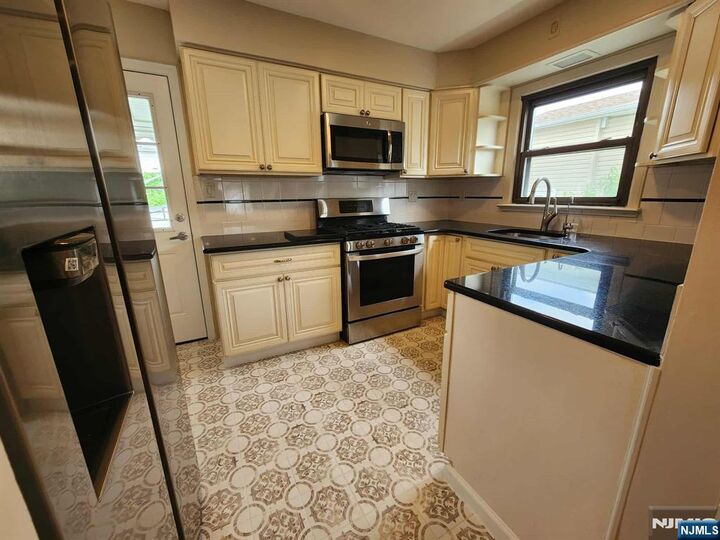 Property Photo:  138 Eagle Street  NJ 07031 