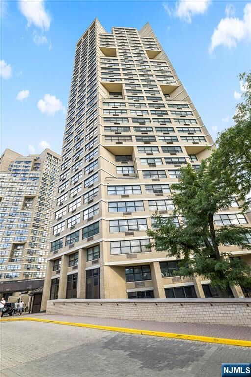 Property Photo:  7000 E John F Kennedy 19D  NJ 07093 