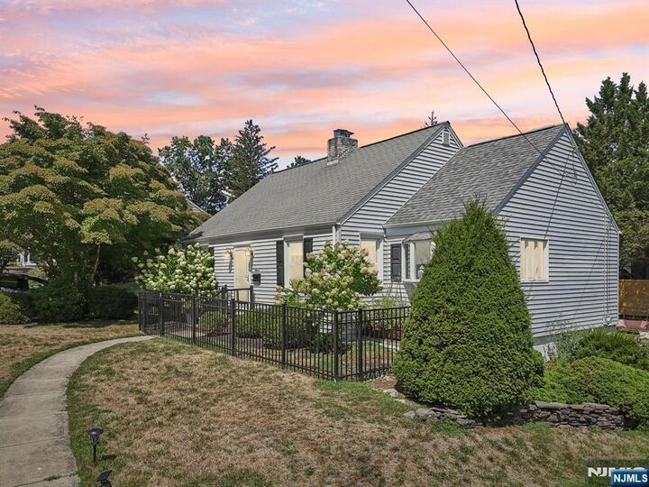 11 Lee Avenue  Hawthorne NJ 07506 photo
