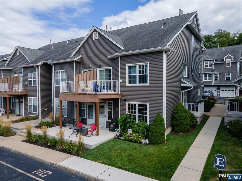 Property Photo:  20 S Midland Avenue D7  NJ 07032 