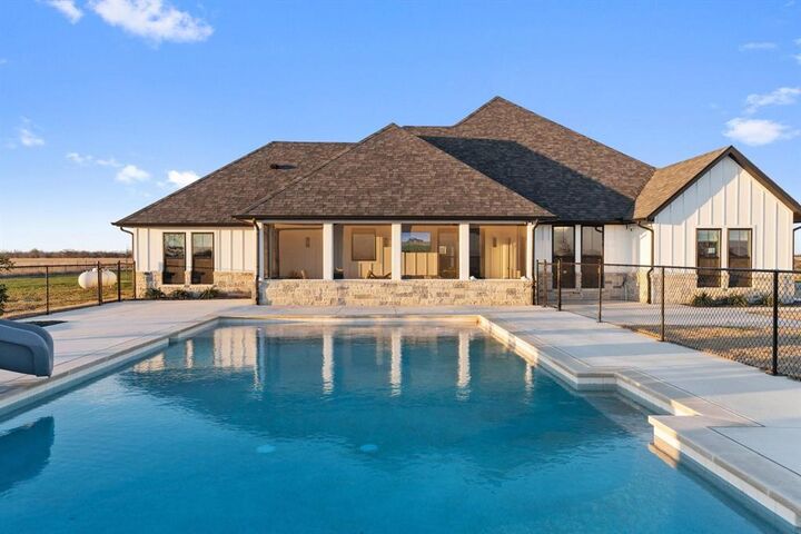 Property Photo:  4319 County Road 2617  TX 75135 