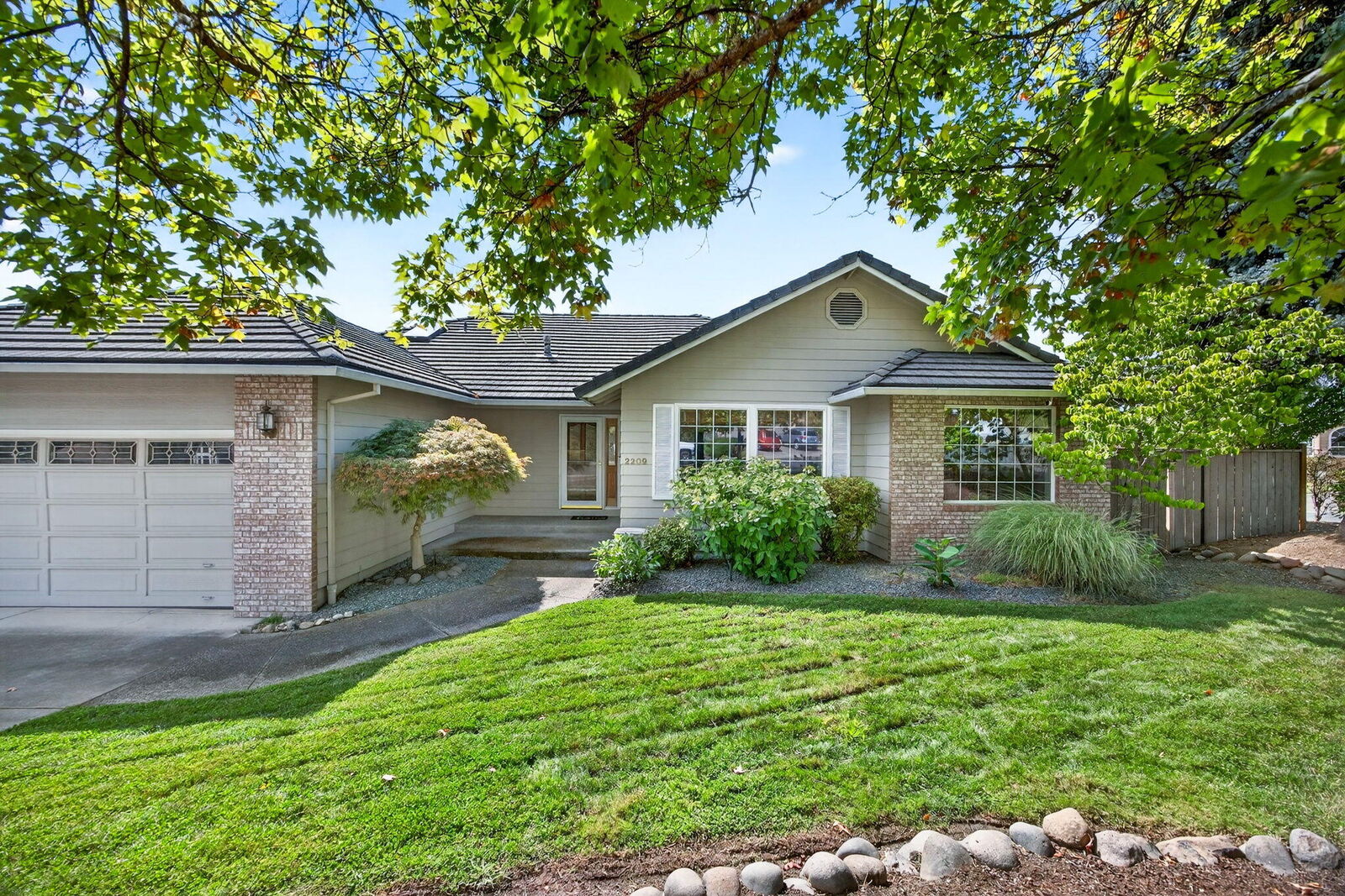 Property Photo: 2209 Gene Cameron Way OR 97504
