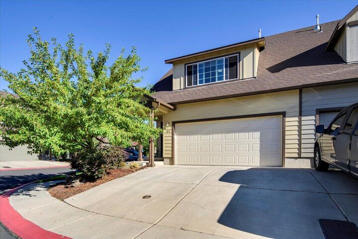 Property Photo:  2813 SW Indian Circle  OR 97756 