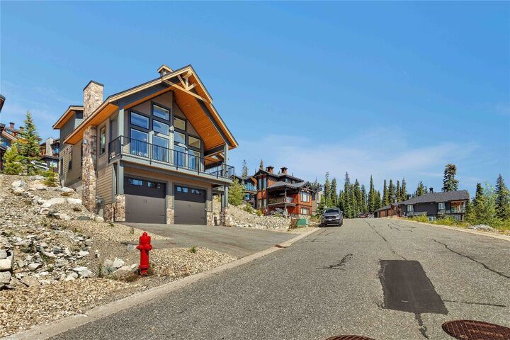 Photo de la propriété:  345 Feathertop Way  BC V1P 1P4 