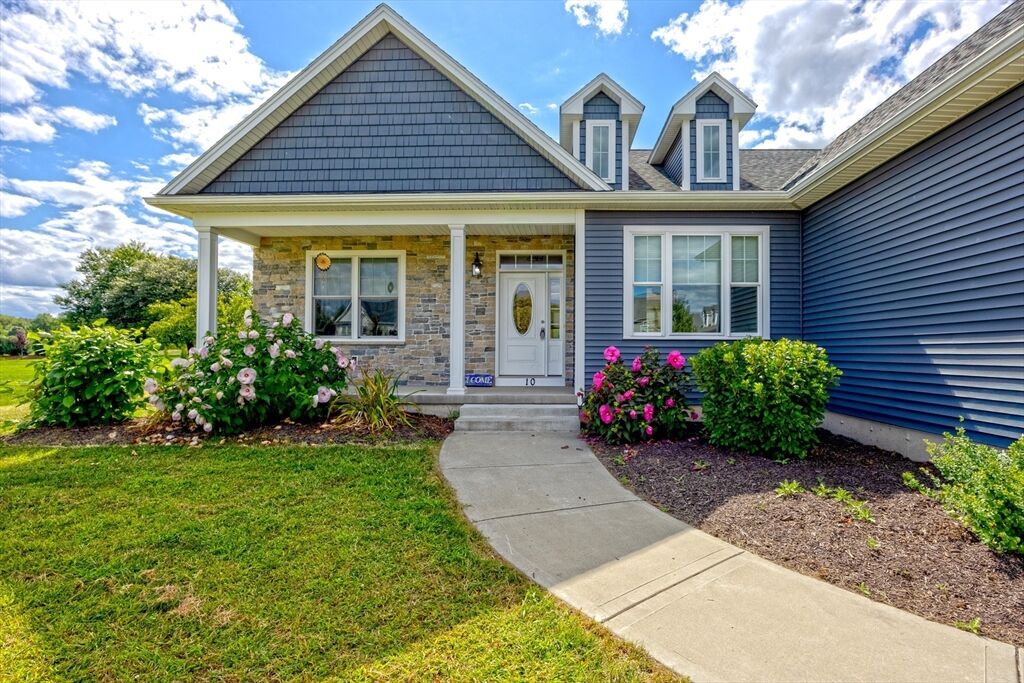 Property Photo: 10 Sawgrass Lane MA 01077