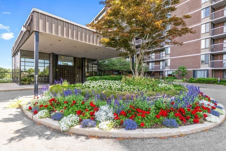 Property Photo:  40 Village Rd 1601  MA 01949 