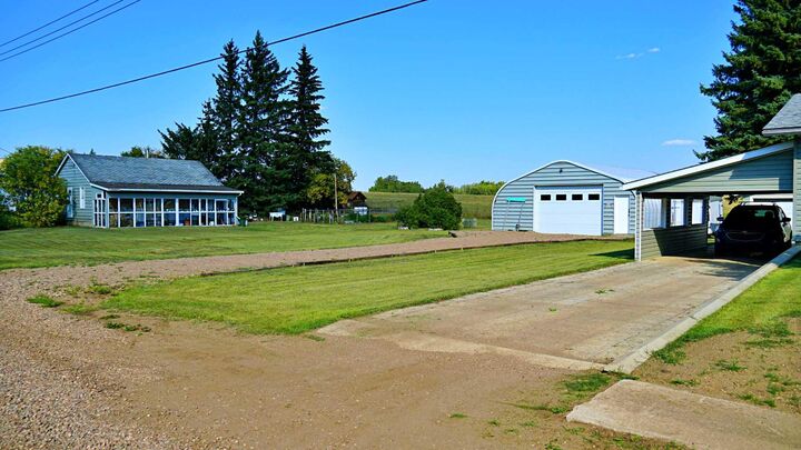 Property Photo: 101 2nd Street E AB T0B 1C0