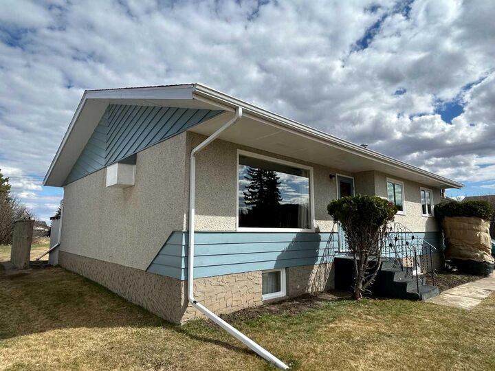 Property Photo: 5405 50 Street AB T0C 0X0