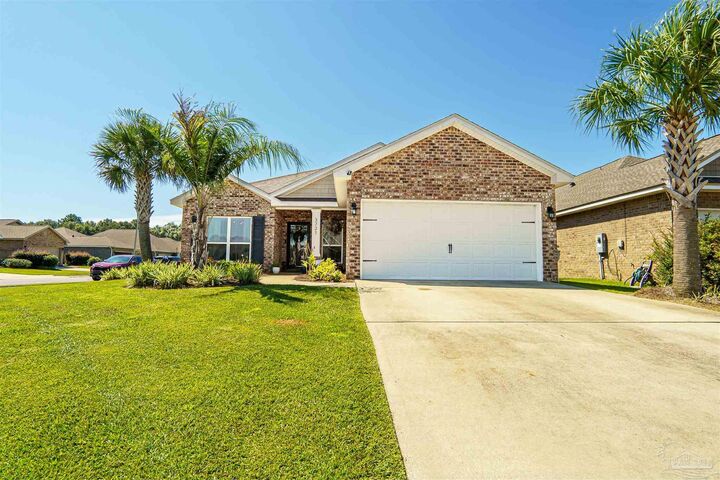 Property Photo: 3721 Rabbit Run Ct FL 32571