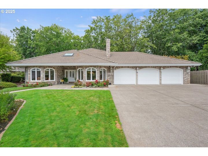 7725 SW Village Greens Cir  Wilsonville OR 97070 photo