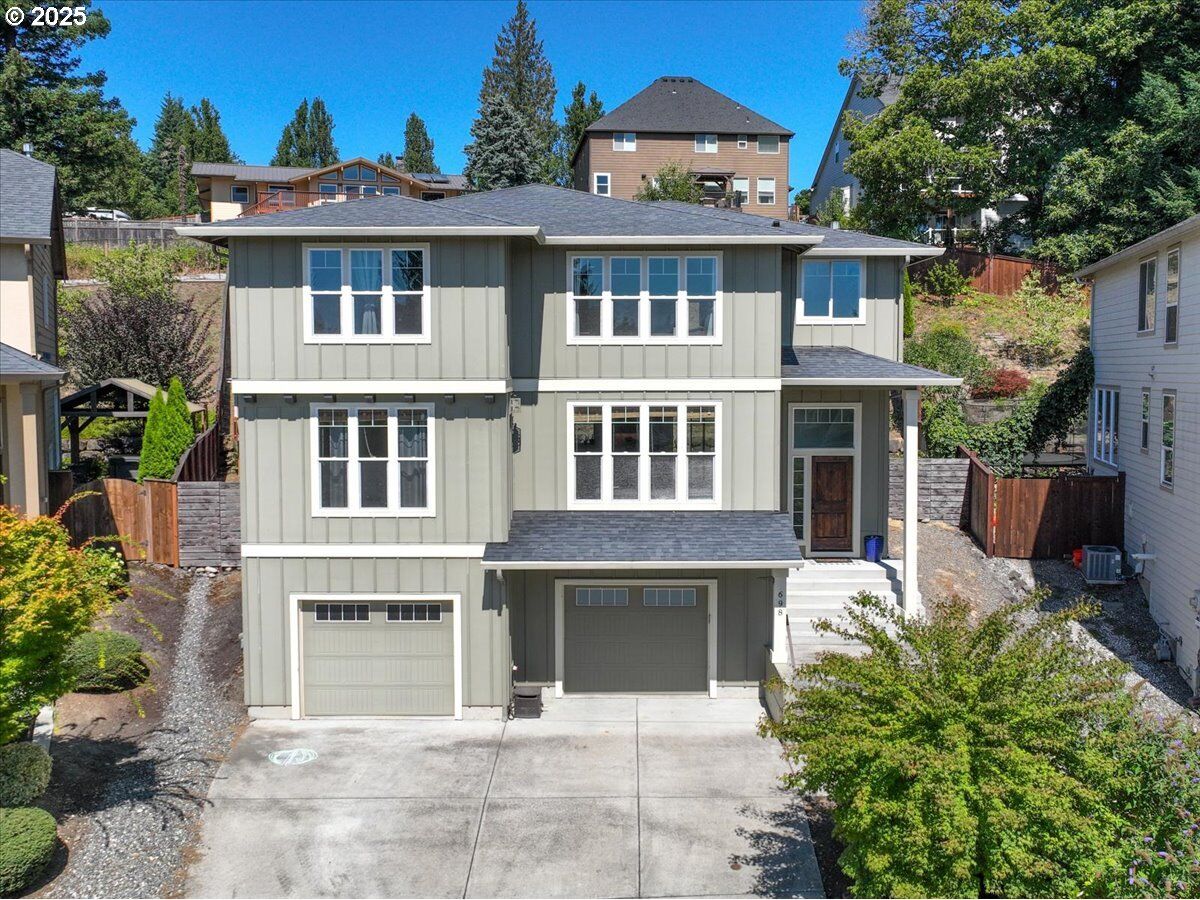 Property Photo: 698 51st St WA 98671
