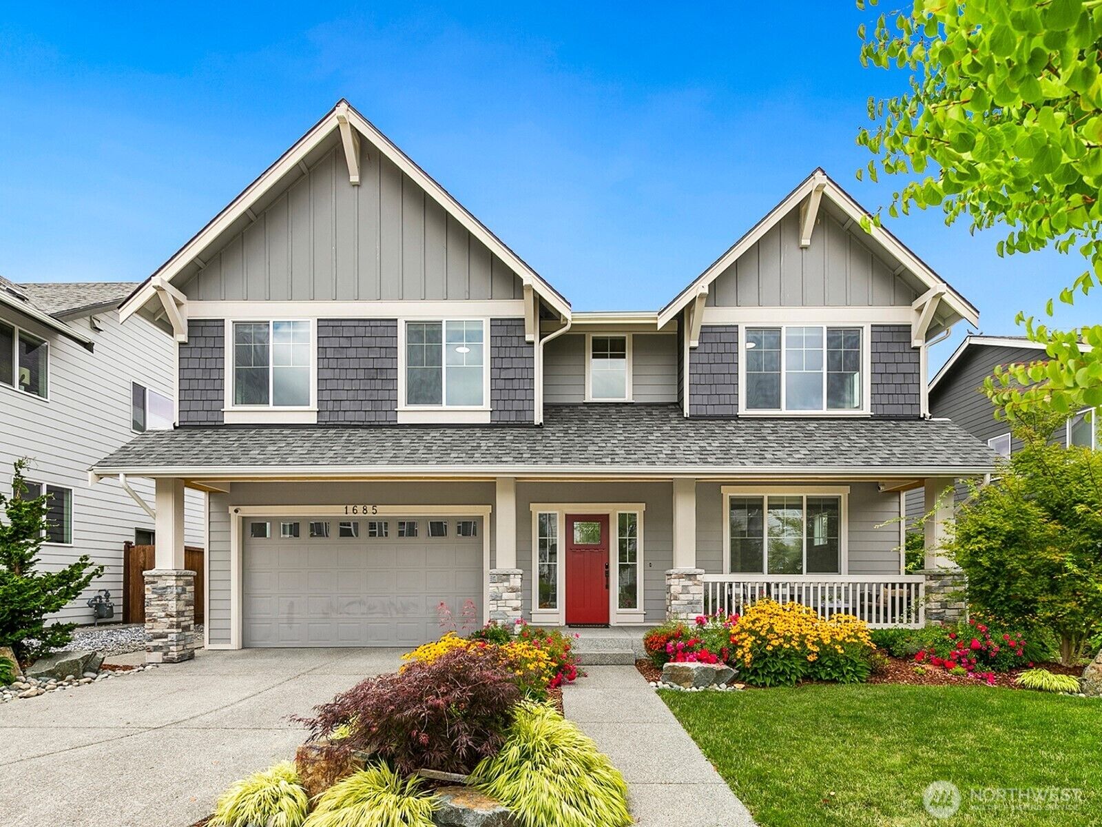 Property Photo: 1685 Tanner Falls Way SE WA 98045