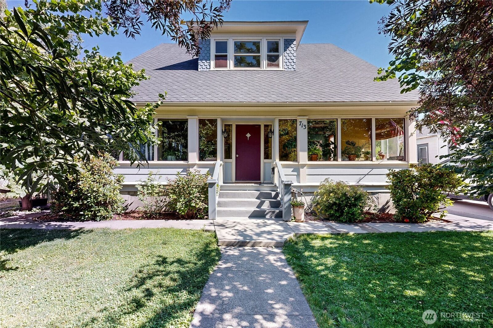Property Photo: 713 Whitman Street WA 99362