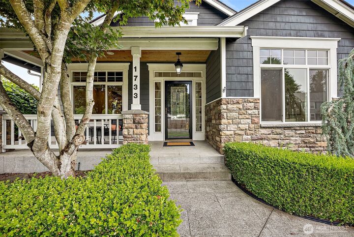 Property Photo: 1733 8th Avenue SW WA 98371