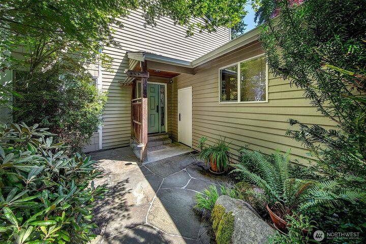 Property Photo:  18008  25th Avenue NE  WA 98155 