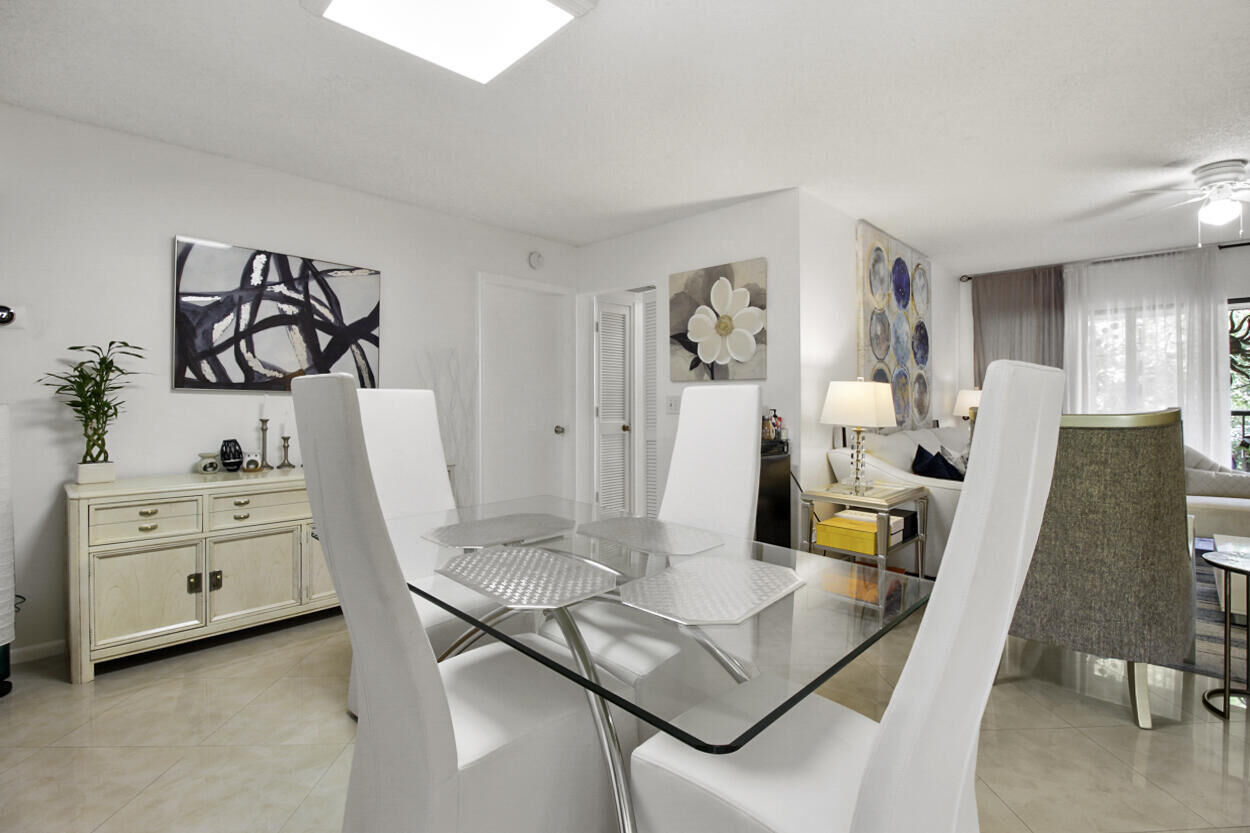 Property Photo: 1130 Homewood Boulevard F202 FL 33445